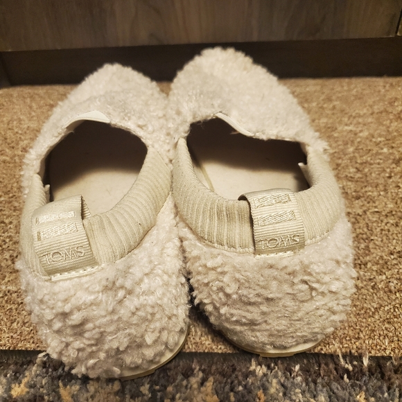 Toms Natural faux sherling fuzzy cream shoes size 9 - Picture 5 of 5